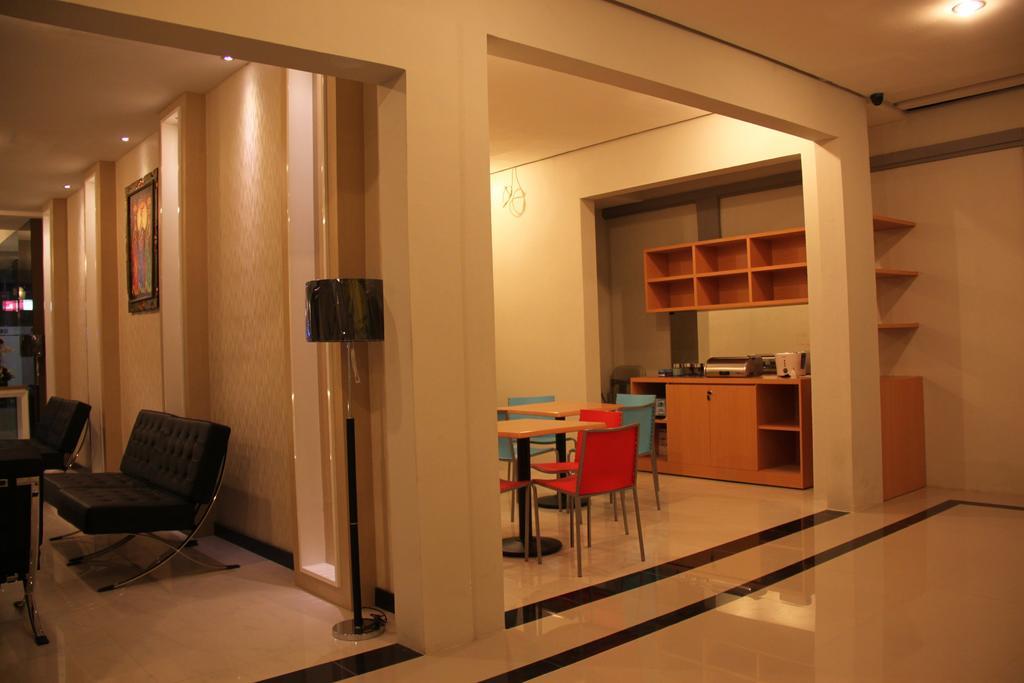Swk 95 Hotel Surabaya Exterior foto